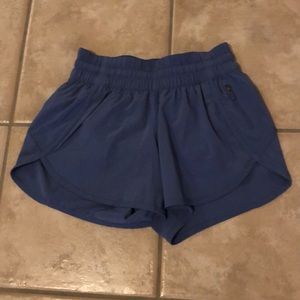lululemon Tracker Short Size 6